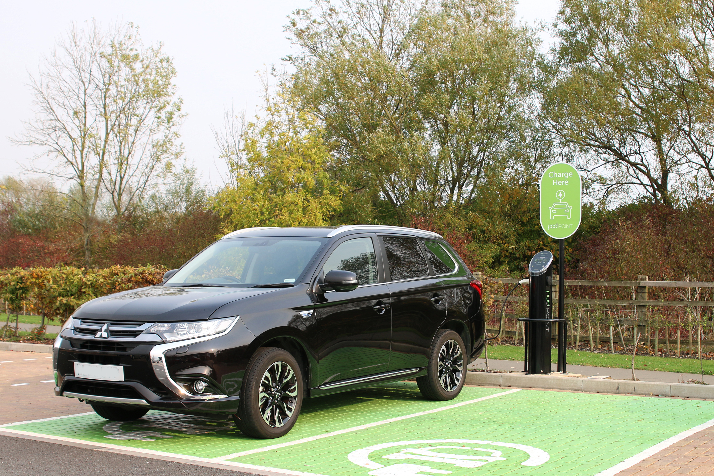 Savills Rolls Out Electric Vehicle Charging Points for Shoppers Savills Rolls Out Electric Vehicle Charging Points for Shoppers